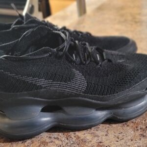 Nike Women' Black Knit Athletic Sneakers